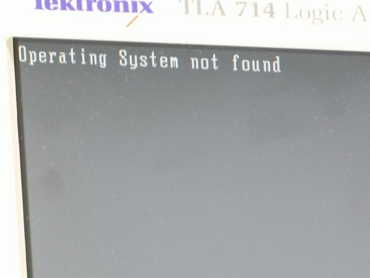 Tektronix TLA 714 Logic Analyzer Color Portable Mainframe w/ Cables 