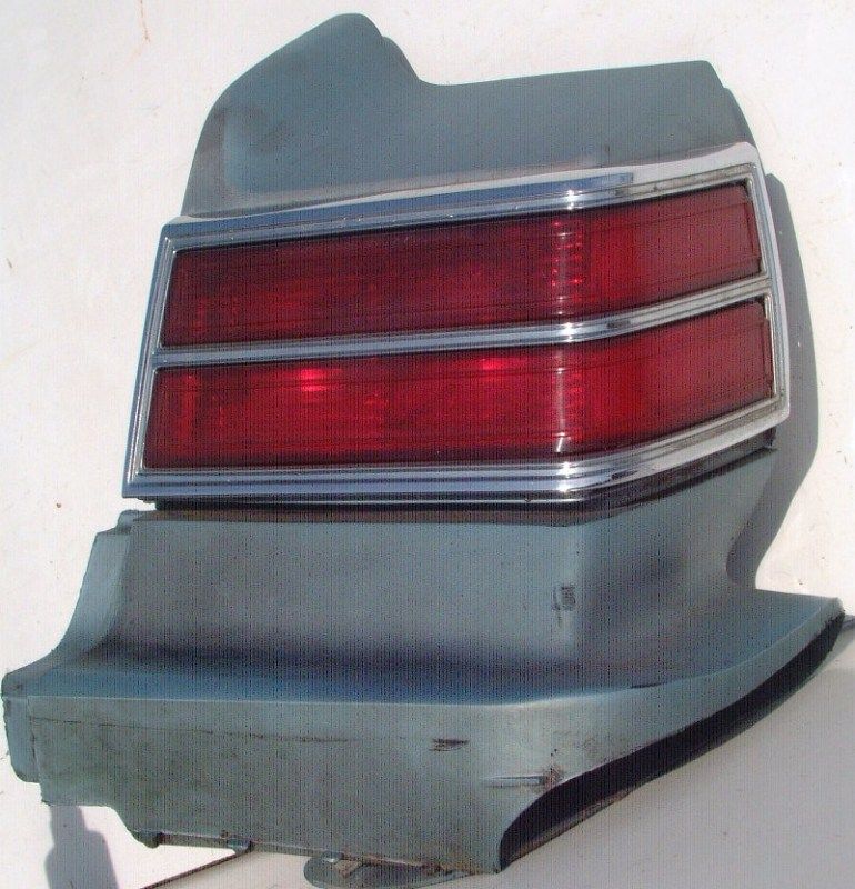 76 77 1976 1977 Pontiac CAN AM Lemans RH TAILLIGHT WITH QUARTER 