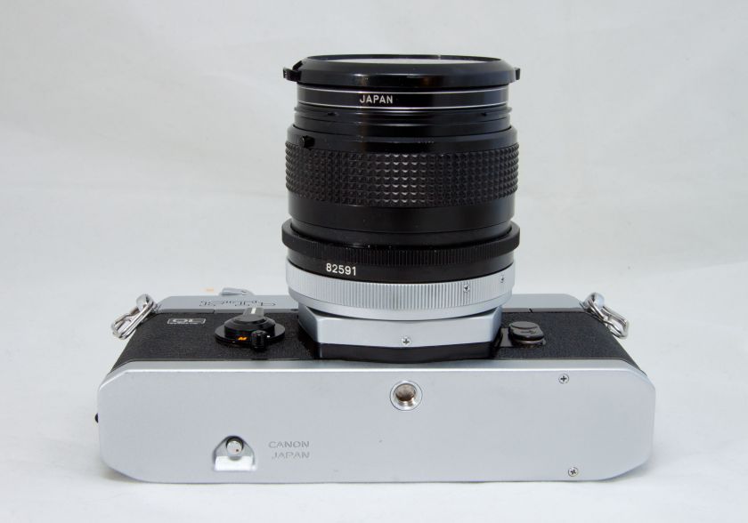 Canon FTb QL with 35mm 3.5 lens and cases in Excellent condition 