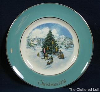 Collectible Avon Plate TRIMMING THE TREE Christmas 1978  