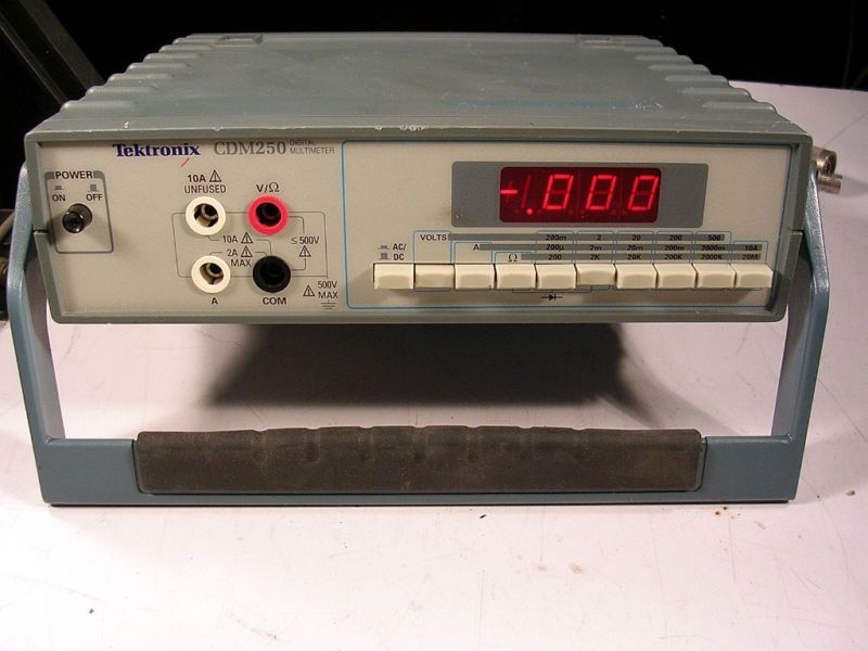 TEKTRONIX CDM250 DMM TESTED GOOD.  