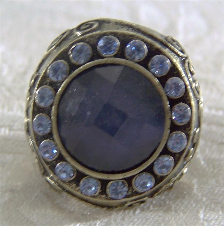 VINTAGE GOLD BOLD SCOLLED FILIGREE BLUE STONE RING 8  