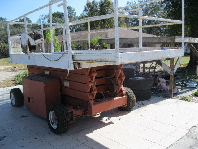 1990 Snorkel SPL32 80 5000 Series Scissor Lift  