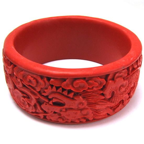 This beautiful bangle bracelet is 6.68 long (70mm inner diameter 