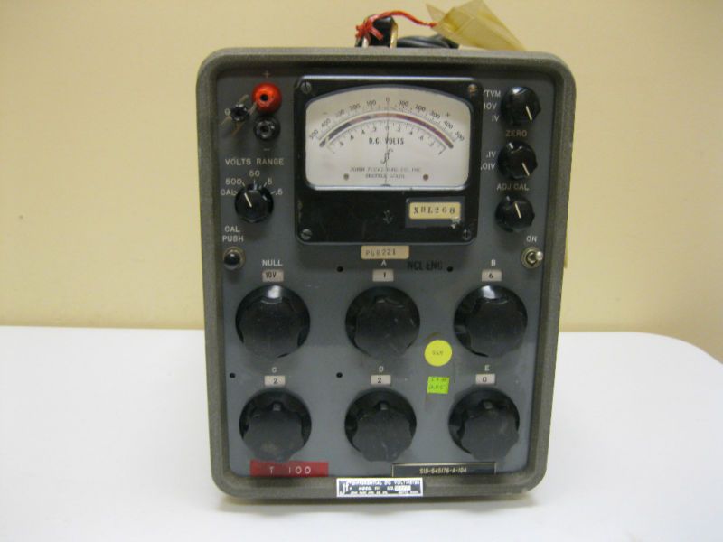 JOHN FLUKE DIFFERENTIAL DC VOLTMETER MODEL 801  