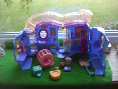 Littlest Pet Shop Lovin Playground 99 % Complete  