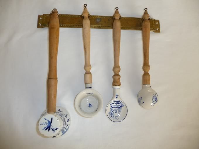 c1900 SET MEISSENS BLUE ONION KITCHEN UTENSIL on RACK  