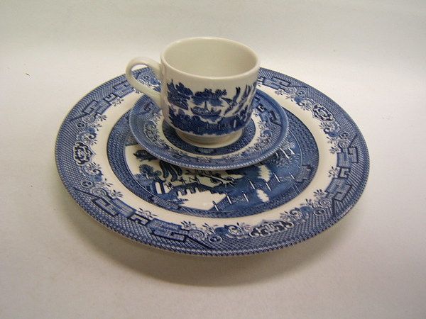 Churchill English China Blue Willow 3 Piece Set in Box  