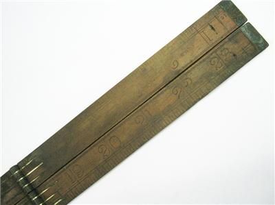 ANTIQUE WOODEN SCALE / RULER FOLDING .  